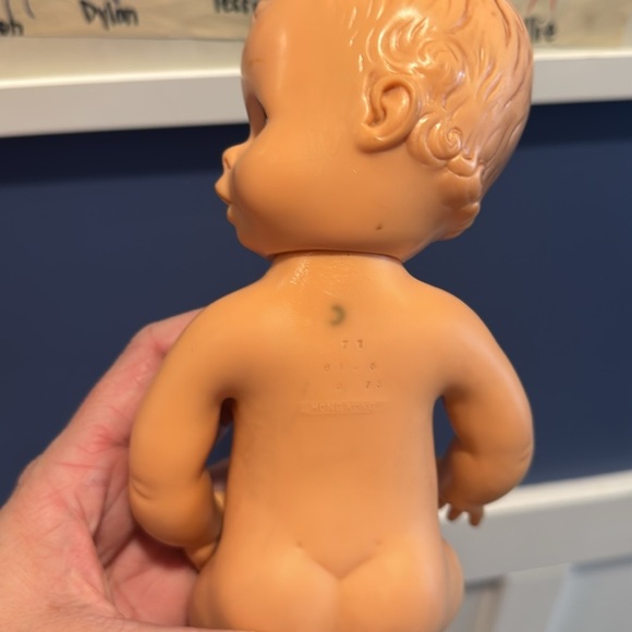 1975 Playmates Drink & Wet Baby Doll - 8"  Hong Kong undressed - Picture 6 of 6